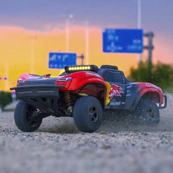 画像1: JJRC ブラシレス リモートコントロールカー 1/10 大型 RC 高速 四輪駆動 ショートカードクライミング オフロード車両 おもちゃ C8826 S22d9724211273 (1)