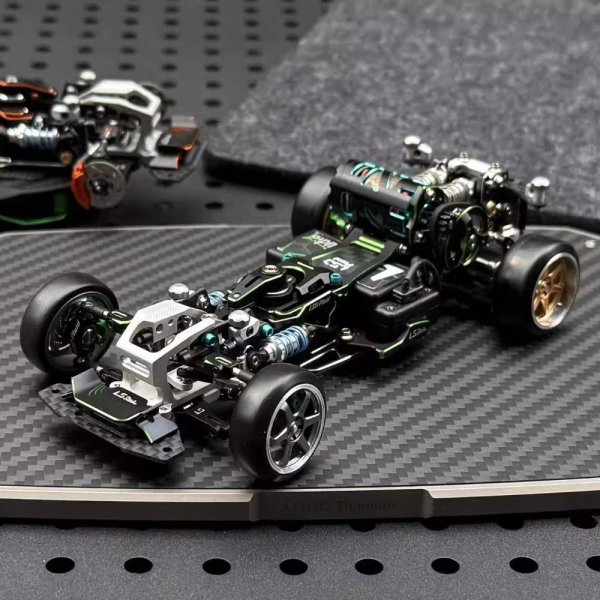 画像3: LSD プレイド RC ミニカー 1/24 RC ドリフト モスキート カー フレームキット 軽量 電動 リモートコントロール ドリフト モデル おもちゃ ホリデーギフト S20d9912751581 (3)